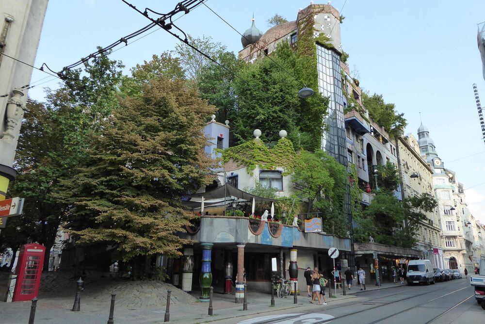 Auch am Hundertwasserhaus in Wien sind die Fassaden teilweise begrünt. (Foto: Fritz Wassmann)